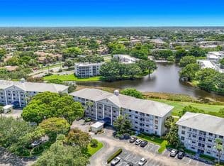 2-bedroom Condo — 1713 Whitehall Dr APT 404, Davie, 33324