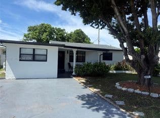 4-bedroom Single-Family Home — 2411 Wiley St, Hollywood, 33020