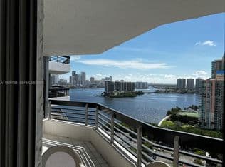 2-bedroom Condo — 3400 NE 192nd St APT 2102, Aventura, 33180