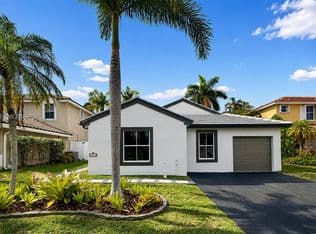 5-bedroom Single-Family Home — 19179 NW 22nd St, Pembroke Pines, 33029