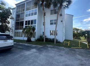 2+1 Condo — 2800 Somerset Drive #J107, Fort Lauderdale, 33311