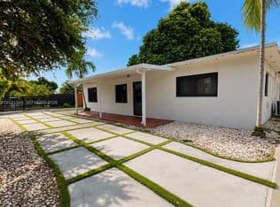 3-bedroom Single-Family Home — 1120 E 6th Ct, Hialeah, 33010