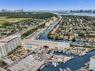 2+1 Condo — 13499 Biscayne Blvd APT 1513, North Miami, 33181
