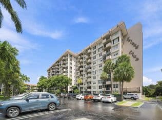1-bedroom Condo — 777 S Federal Highway #RP PH 15, Pompano Beach, 33062