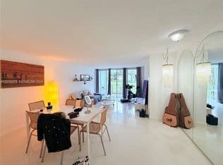 1-bedroom Condo — 1680 NE 191st St #1052, Miami, 33179