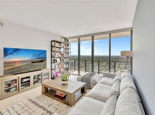 2-bedroom Condo — 88 SW 7th St APT 3604, Miami, 33130
