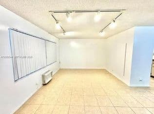 1+1 Condo — 200 SW 132nd Way APT 209L, Hollywood, 33027