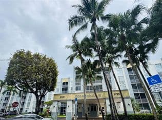 3-bedroom Condo — 9725 NW 52nd St APT 114, Doral, 33178