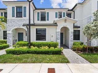 3+1 Townhouse — 28637 SW 132nd Ct, Homestead, 33033