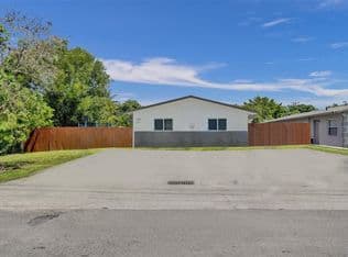 4+1 Mülk — 209 NE 9th Street, Pompano Beach, 33060