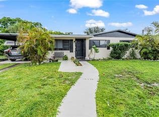 3+1 Müstakil ev — 1365 NW 192nd Ter, Miami Gardens, 33169