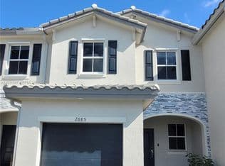 3-bedroom Townhouse — 2685 SE 13th St, Homestead, 33035