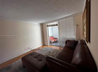2+1 Condo — 447 NE 195th St APT 309, Miami, 33179