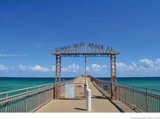 1+1 Condo — 17021 N Bay Rd #412-IV, Sunny Isles Beach, 33160