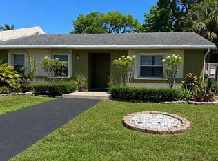 3-bedroom Single-Family Home — 11871 SW 123rd Pl, Miami, 33186