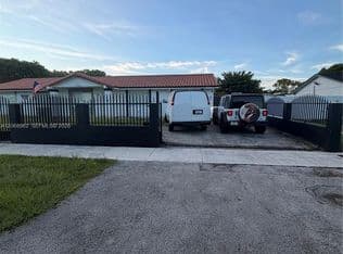 3+1 Müstakil ev — 15171 SW 70th St, Miami, 33193