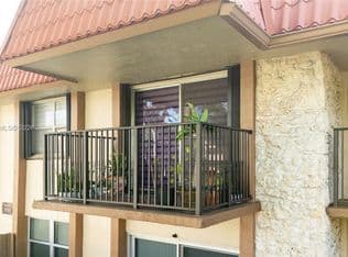 1+1 Condo — 10501 SW 108th Ave #209, Miami, 33176