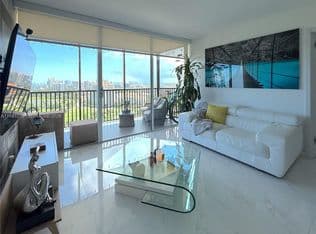 2-bedroom Condo — 20379 W Country Club Dr APT 2334, Aventura, 33180