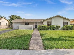 4+1 Müstakil ev — 11061 SW 163rd St, Miami, 33157