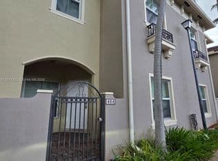3-bedroom Townhouse — 2851 W Prospect Rd Unit 404, Tamarac, 33309