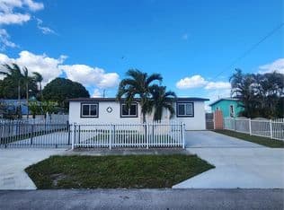 3-bedroom Single-Family Home — 4221 NW 169th Ter, Miami Gardens, 33055