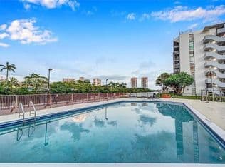 1+1 Condo — 3401 N Country Club Dr #Ei-216, Miami, 33180