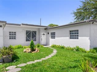 3+1 Müstakil ev — 315 NW 106th St, Miami, 33150
