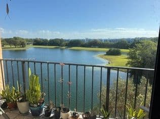 2+1 Condo — 9688 Fontainebleau Blvd APT 409, Miami, 33172
