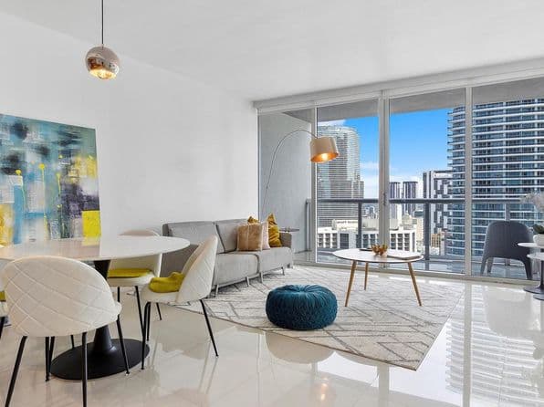 Building — For Rent, Miami 33131