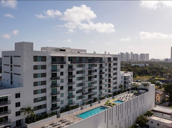 1-bedroom Building — Reflections Rentals, Miami 33136