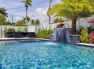 3+1 Müstakil ev — 1104 N 13th Ter, Hollywood, 33019