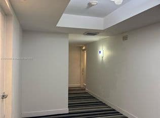 1-bedroom Condo — 18800 NE 29th Ave APT 801, Aventura, 33180