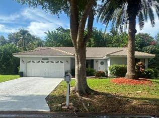 4-bedroom Single-Family Home — 10873 NW 10th Place, Coral Springs, 33071