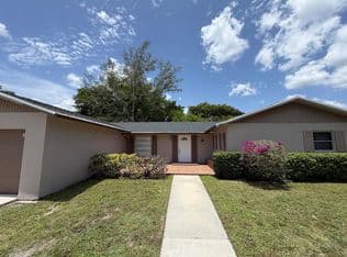 4-bedroom Single-Family Home — 10241 Sleepy Brook Way, Boca Raton, 33428