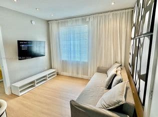 2-bedroom Condo — 750 Collins Ave APT 206, Miami Beach, 33139
