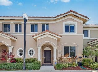 4+1 Townhouse — 1079 SE 23rd Ter, Homestead, 33035