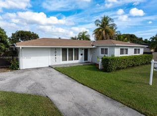 4+1 Müstakil ev — 10431 SW 93rd St, Miami, 33176