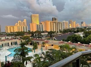 1-bedroom Condo — 19667 Turnberry Way APT 6C, Aventura, 33180