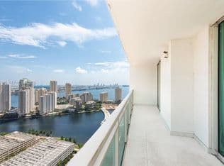 2+1 Condo — 950 Brickell Bay Dr APT 3904, Miami, 33131