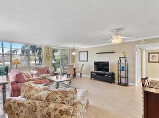 2+1 Condo — 2100 Sans Souci Blvd #B111, North Miami, 33181