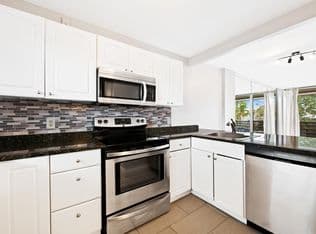 2-bedroom Condo — 113 Royal Park Drive #2h, Oakland Park, 33309