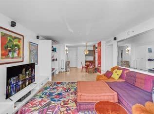 1+1 Condo — 6917 Collins Ave APT 404, Miami Beach, 33141