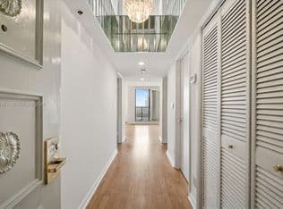 2+1 Condo — 300 Three Islands Blvd APT 516, Hallandale Beach, 33009