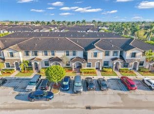3-bedroom Townhouse — 11477 SW 250th St, Homestead, 33032