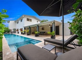 6+1 Müstakil ev — 1651 SW 13th Ave, Miami, 33145