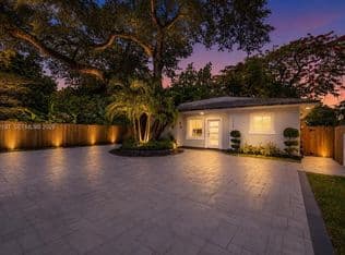 3+1 Müstakil ev — 2750 NW 170th St, Miami Gardens, 33056