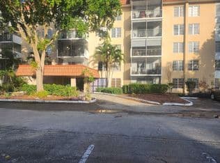 2-bedroom Condo — 4160 Inverrary Drive #311, Fort Lauderdale, 33319