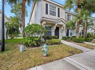2-bedroom Townhouse — 5072 Palmbrooke Circle, West Palm Beach, 33417