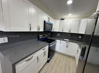 2-bedroom Condo — 13255 SW 7th Ct APT 113D, Pembroke Pines, 33027