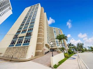 Condo — 3180 S Ocean Dr APT 607, Hallandale Beach, 33009